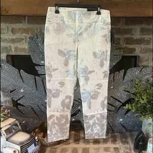 Nwt Attyre Audrey Size 10 Pull-on Flat Waist Ankle Pants